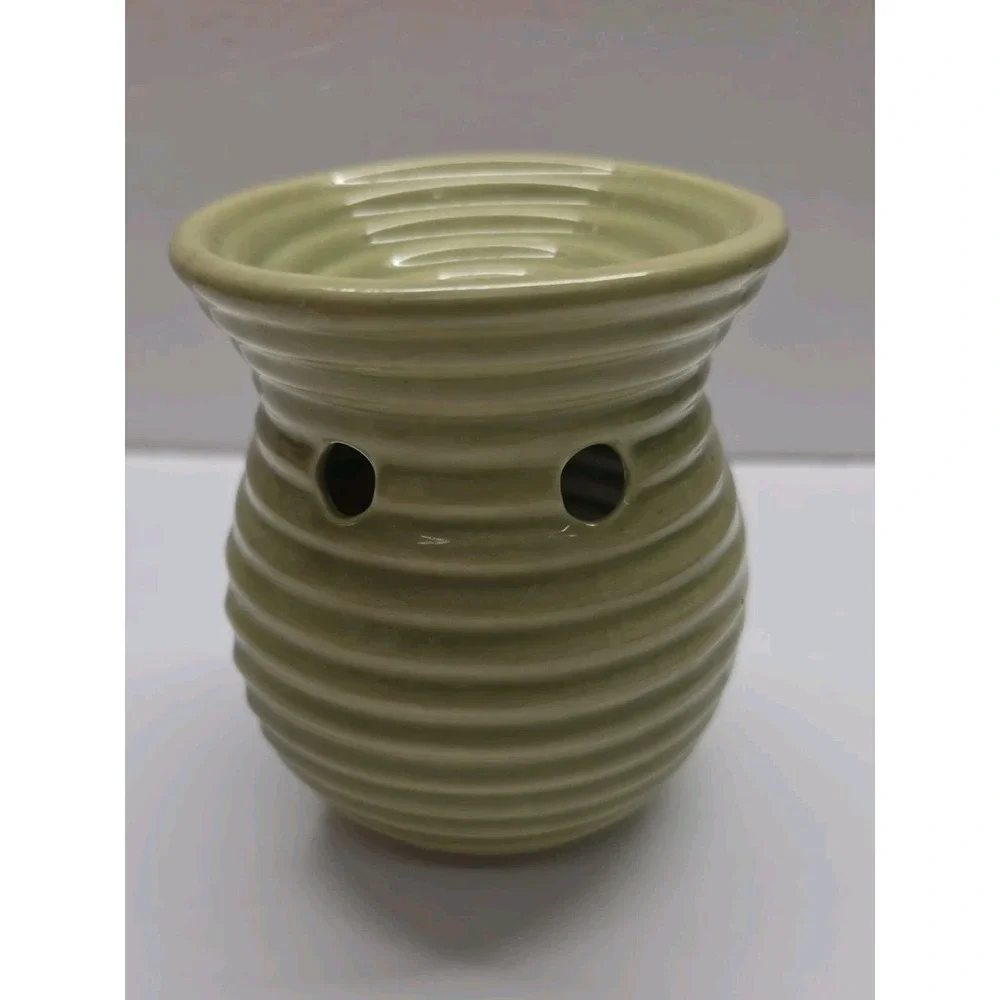 Two Yankee Candle Wax Tart Warmers 5